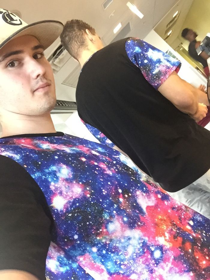 90 Hilarious Times People Wore The Right Shirts At The Right Time