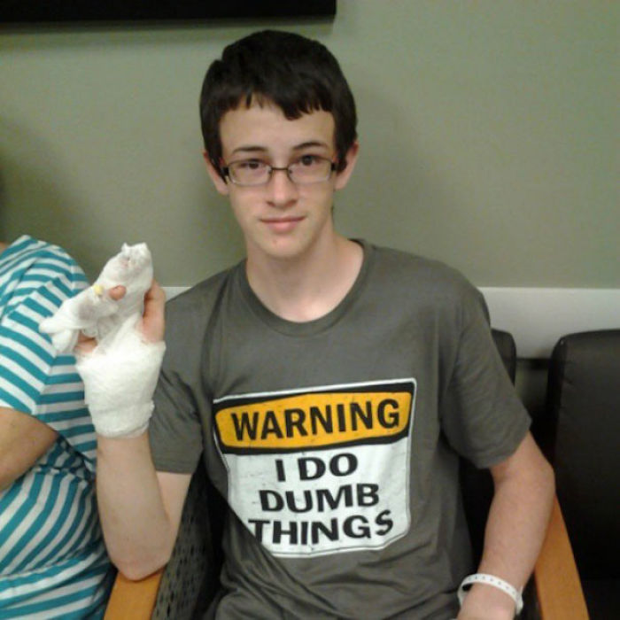 90 Hilarious Times People Wore The Right Shirts At The Right Time
