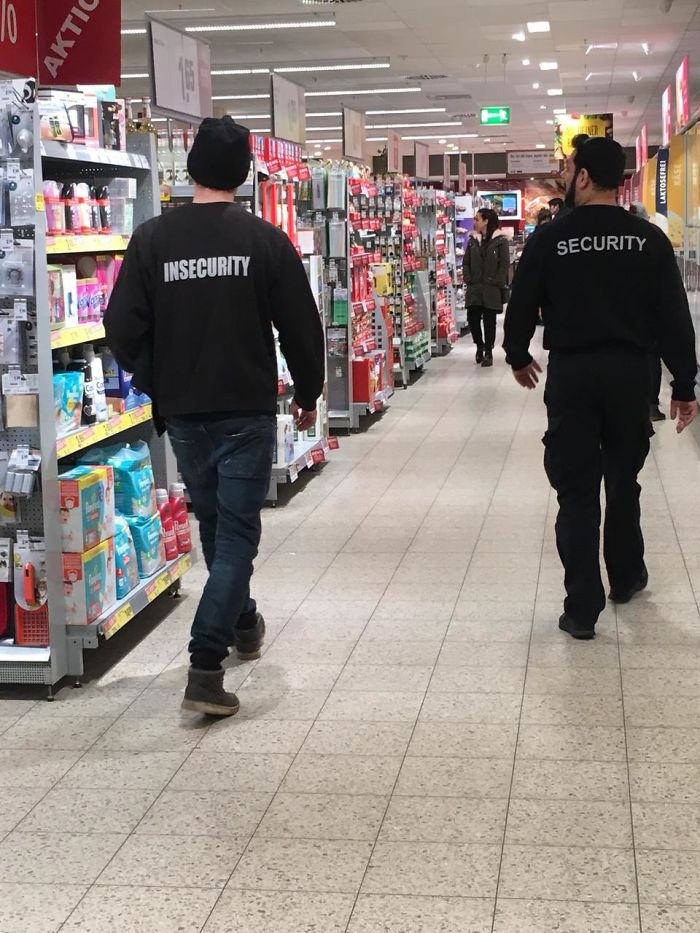 90 Hilarious Times People Wore The Right Shirts At The Right Time