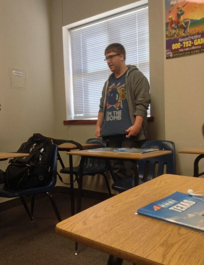 90 Hilarious Times People Wore The Right Shirts At The Right Time