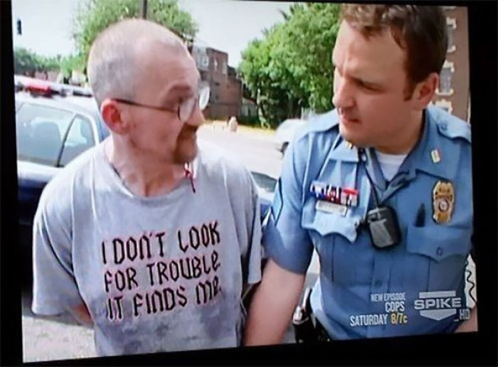 90 Hilarious Times People Wore The Right Shirts At The Right Time