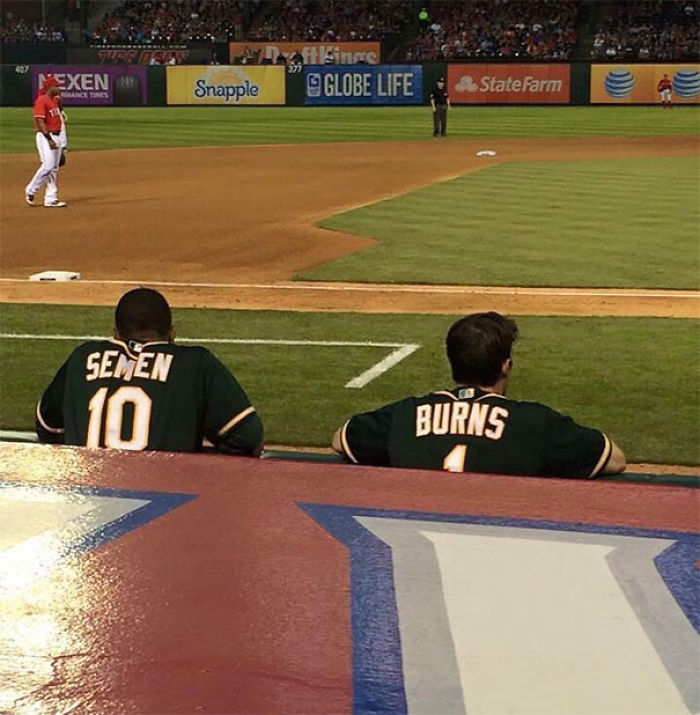 90 Hilarious Times People Wore The Right Shirts At The Right Time