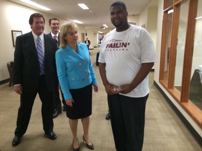 90 Hilarious Times People Wore The Right Shirts At The Right Time