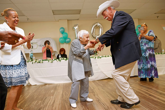 Woman Celebrates Her 107th Birthday, Says The Secret Reason Why She Lived So Long Is Never Getting Married