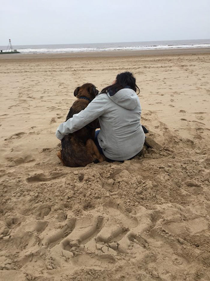 Woman Opens Dog Hospice Where She Spends The Last Days With Abandoned Dogs