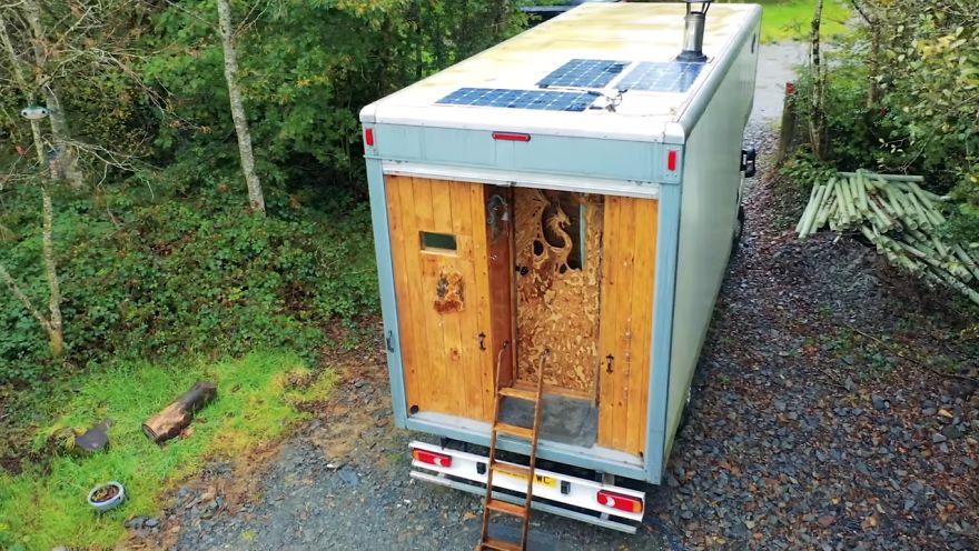 Retired Police Officer Follow His Dream Of Converting A Van In Lord Of The Rings