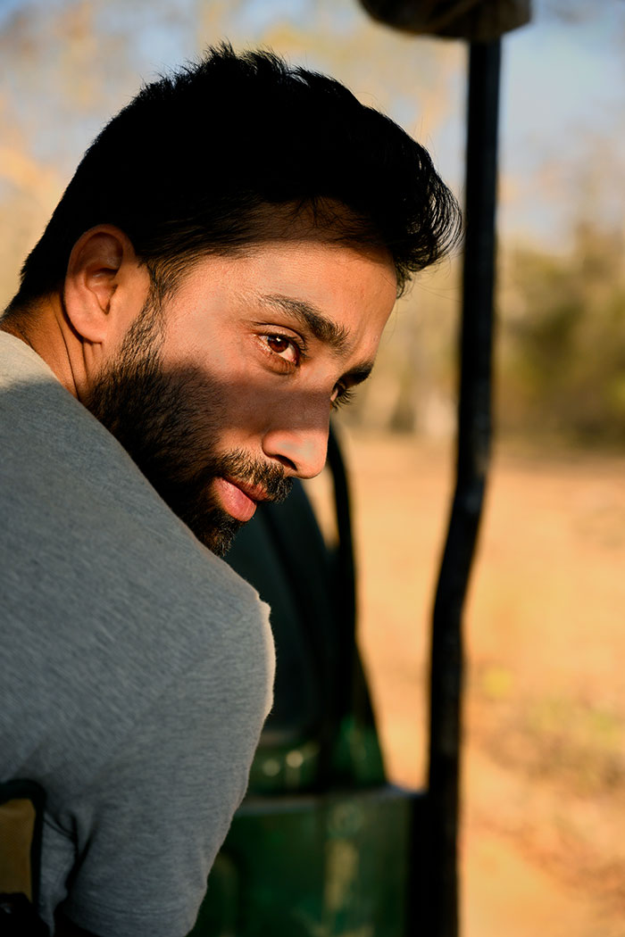 “I Could Wait 6 Years For A Moment Like This”: Wildlife Photographer Waits 6 Days For A Perfect Leopard And A Black Panther Shot “I Could Wait 6 Years For A Moment Like This”: Wildlife Photographer Waits 6 Days For A Perfect Leopard And A Black Panther Shot