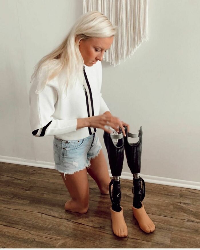 Woman With No Legs Gets Scolded For Parking In A Disabled Spot, And Her Powerful Response Goes Viral