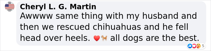 &#8220;I Don&#8217;t Like Small Dogs&#8221; Guy Is Won Over By A Sneaky Chihuahua Which He Now Tucks In To Sleep Every Night