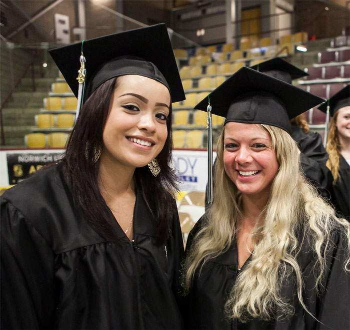 30 Times Friendships Ended Because People Realized They Were Fake, Shared By Folks Online