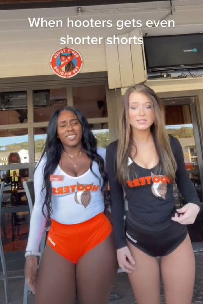 Hooters Backtracks After Employees Go Viral For Complaining About ‘Disturbing’ And ‘Sexist’ New Uniforms Hooters Backtracks After Employees Go Viral For Complaining About ‘Disturbing’ And ‘Sexist’ New Uniforms