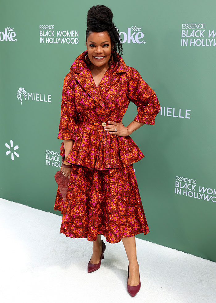 32 Disturbing And Unglamorous Behind-The-Scenes Red Carpet Facts Revealed By Celebs And Stylists 32 Disturbing And Unglamorous Behind-The-Scenes Red Carpet Facts Revealed By Celebs And Stylists