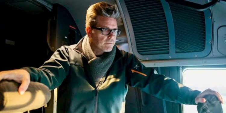 Christopher McQuarrie directing
