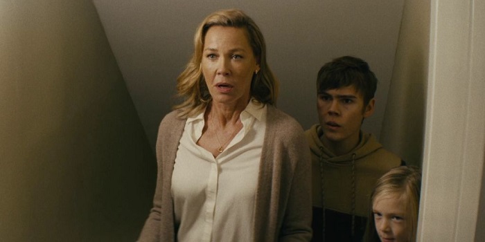 Connie Nielsen in Nobody