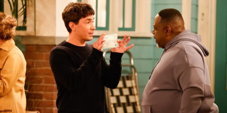 Justin Long as Bruce and Cedric The Entertainer as Calvin in The Neighborhood cancelled spin off pilot episode Justin Long as Bruce and Cedric The Entertainer as Calvin in The Neighborhood cancelled spin off pilot episode