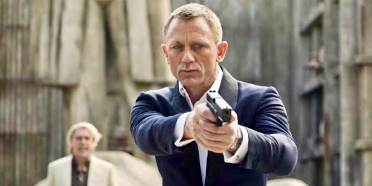Daniel Craig