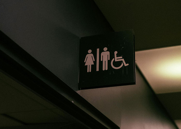 “Micromanagement”: 76 Signs That The Workplace You’ve Entered Isn’t Worth Staying In