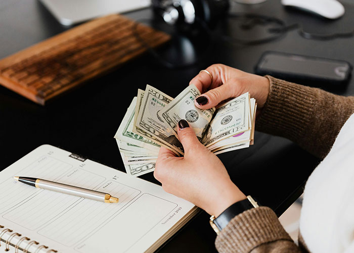 “Micromanagement”: 76 Signs That The Workplace You’ve Entered Isn’t Worth Staying In