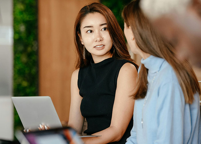 “Micromanagement”: 76 Signs That The Workplace You’ve Entered Isn’t Worth Staying In