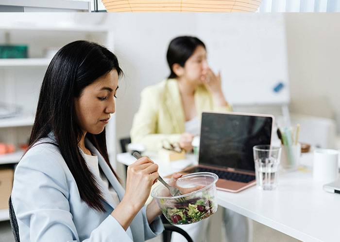“Micromanagement”: 76 Signs That The Workplace You’ve Entered Isn’t Worth Staying In