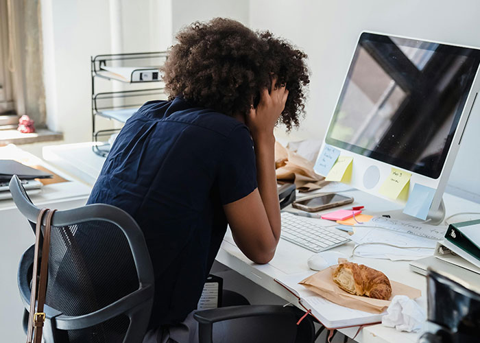 “Micromanagement”: 76 Signs That The Workplace You’ve Entered Isn’t Worth Staying In