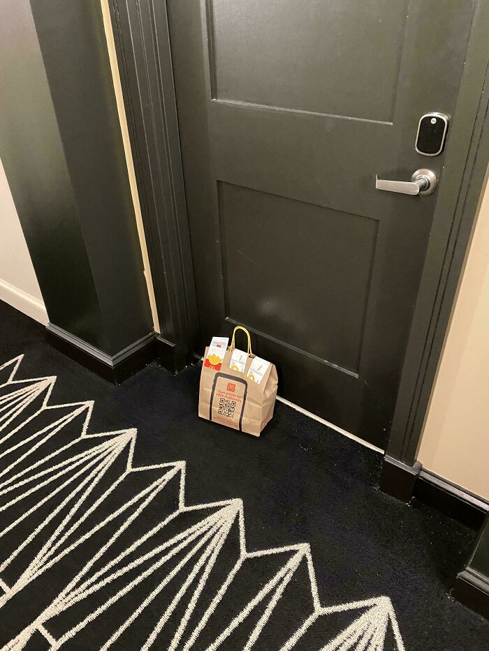 62 Times People Forgot Something And Ended Up In Funny Unfortunate Situations (New Pics)