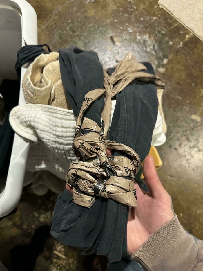 62 Times People Forgot Something And Ended Up In Funny Unfortunate Situations (New Pics)