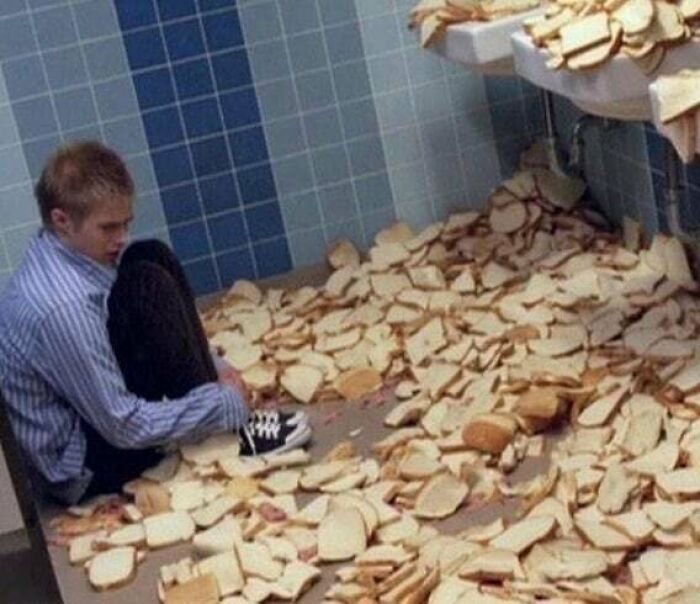 77 Cursed Images So Unhinged, You Might Wonder What Corner Of The Internet They Crawled Out From