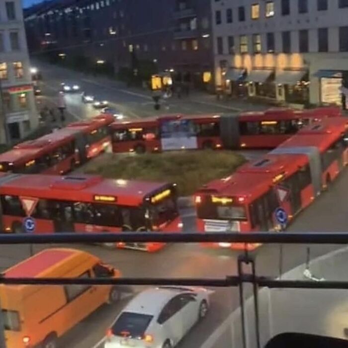 77 Cursed Images So Unhinged, You Might Wonder What Corner Of The Internet They Crawled Out From