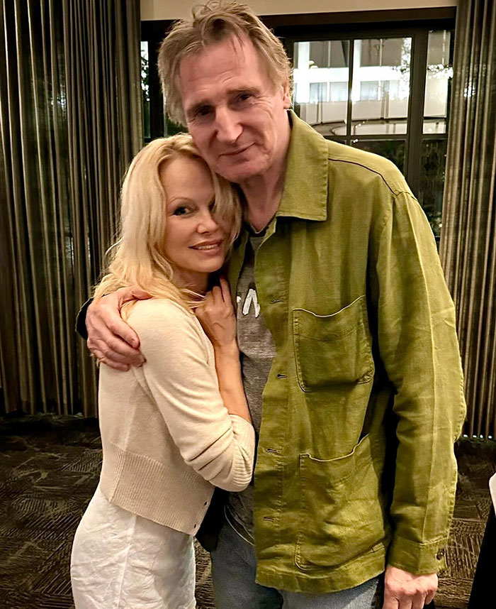 Pamela Anderson And Liam Neeson Couldn’t Keep Their Hands Off Each Other On The Latest Red Carpet Pamela Anderson And Liam Neeson Couldn’t Keep Their Hands Off Each Other On The Latest Red Carpet