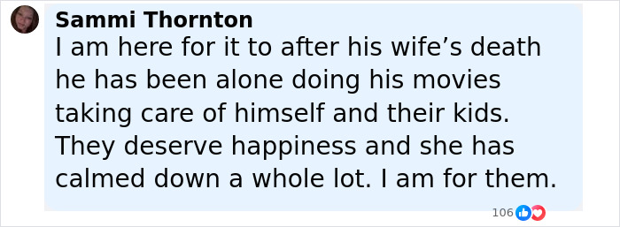 Pamela Anderson And Liam Neeson Couldn’t Keep Their Hands Off Each Other On The Latest Red Carpet Pamela Anderson And Liam Neeson Couldn’t Keep Their Hands Off Each Other On The Latest Red Carpet