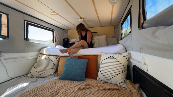 36YO Embraces Tiny Life, Living Comfortably In A Truck Full-Time On A Budget Of Just $1,305/Month