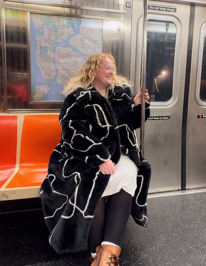 Proud Plus-Size Traveler Reveals Why She Won’t Book 2 Airline Seats, Gets Blasted As ‘Selfish’