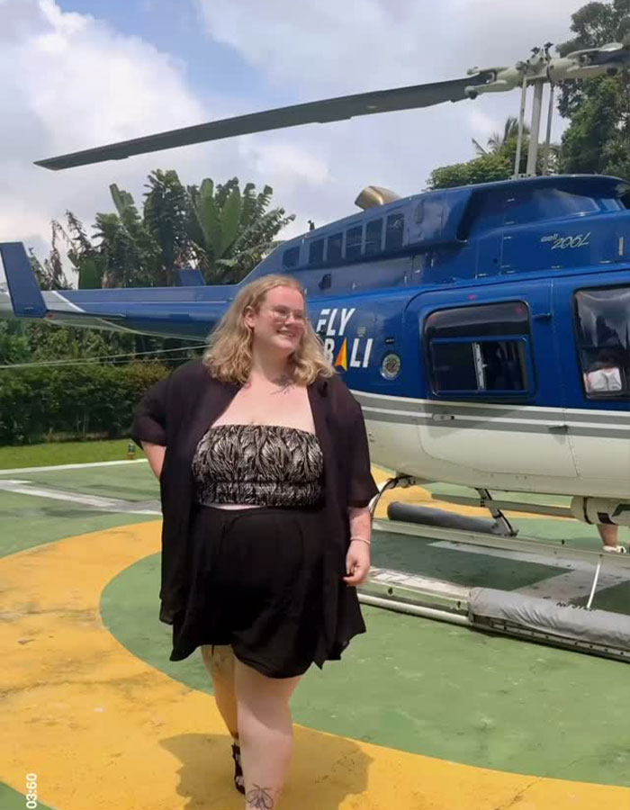 Proud Plus-Size Traveler Reveals Why She Won’t Book 2 Airline Seats, Gets Blasted As ‘Selfish’