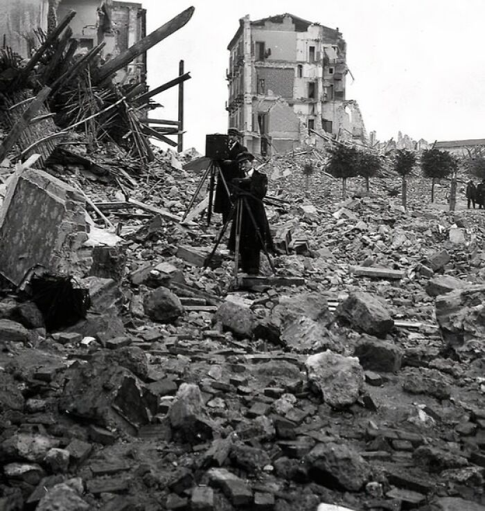 41 Natural Disasters In The Last CenturyThat Were Larger Than What People Could Cope With