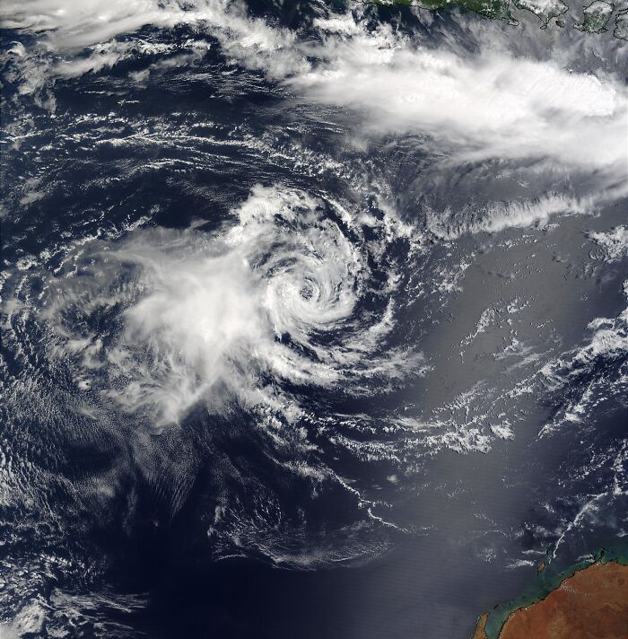 41 Natural Disasters In The Last CenturyThat Were Larger Than What People Could Cope With