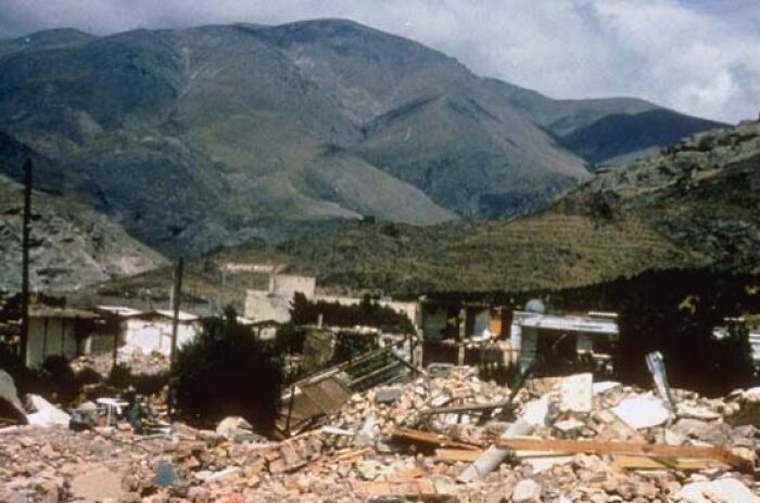 41 Natural Disasters In The Last CenturyThat Were Larger Than What People Could Cope With