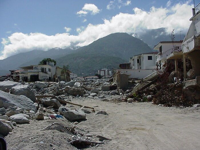 41 Natural Disasters In The Last CenturyThat Were Larger Than What People Could Cope With