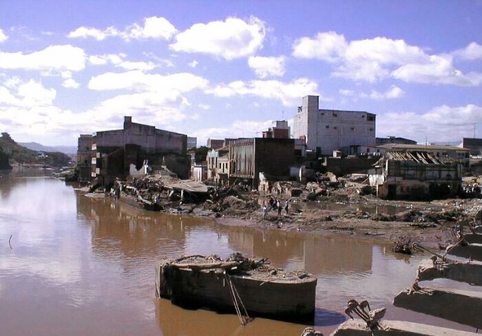 41 Natural Disasters In The Last CenturyThat Were Larger Than What People Could Cope With