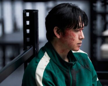 Yim Si-wan as Lee Myung-gi in Squid Game