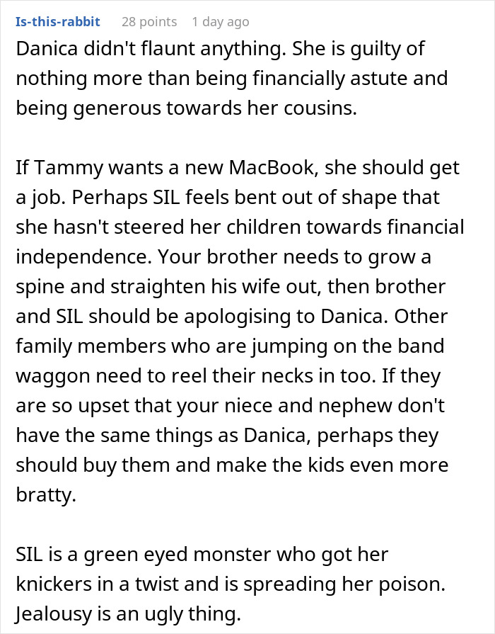 21YO Spends Her Hard-Earned Money On Family Vacation, Aunt Is Upset She’s Making Her Cousins Jealous