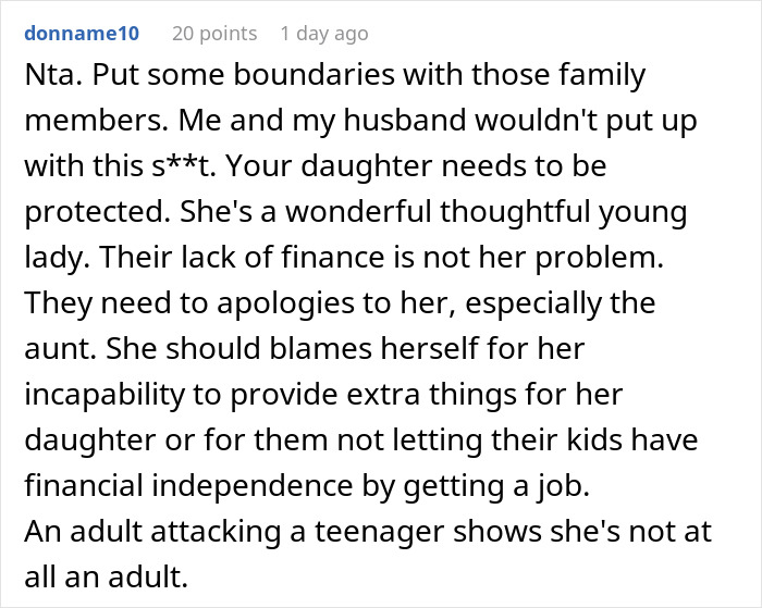 21YO Spends Her Hard-Earned Money On Family Vacation, Aunt Is Upset She’s Making Her Cousins Jealous