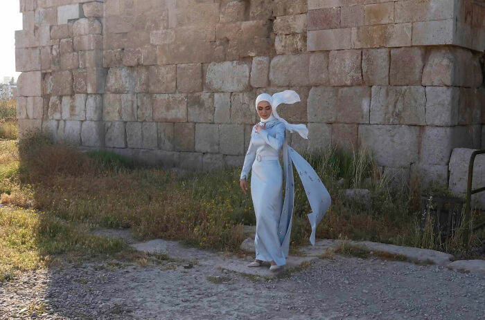 50 Funny Accidental Images That Were Taken At The Right Time And Place By This Street Photographer (New Pics)