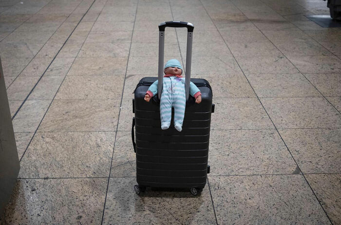50 Funny Accidental Images That Were Taken At The Right Time And Place By This Street Photographer (New Pics)