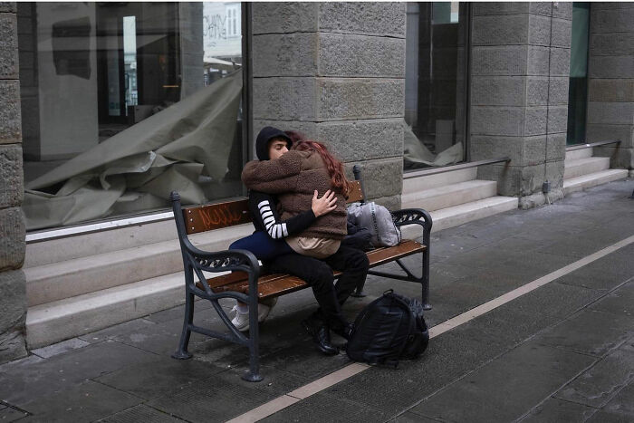 50 Funny Accidental Images That Were Taken At The Right Time And Place By This Street Photographer (New Pics)