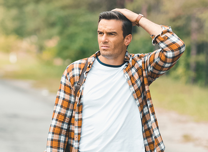 Woman’s Date Is A Walking Red Flag, She Ditches Him On The Side Of The Road