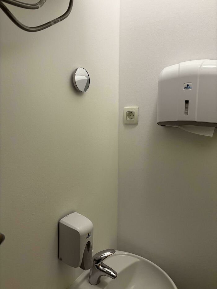 Schools From Hell: 79 Annoying Things School Students Are Still Dealing With In The Big 25