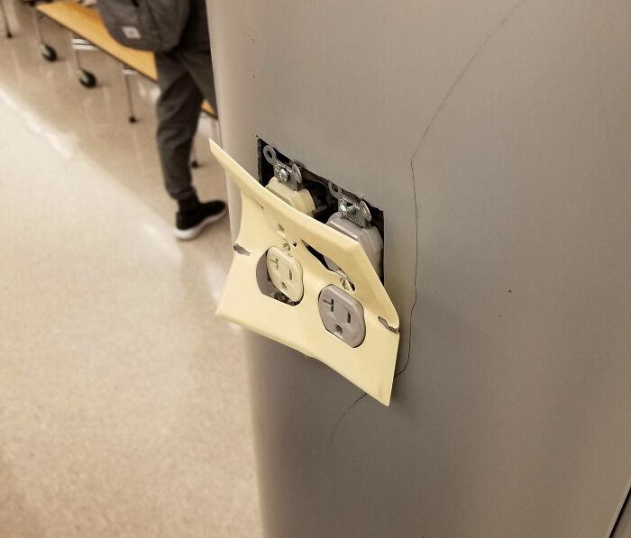 Schools From Hell: 79 Annoying Things School Students Are Still Dealing With In The Big 25