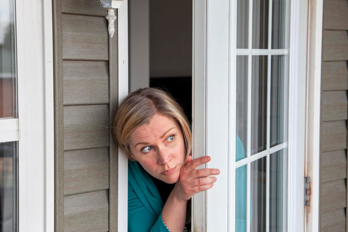 Lady Called &#8220;Cruel&#8221; As She Refuses To Let Ex&#8217;s Stepkid Use Her Bathroom, Suspects He Wants To Snoop