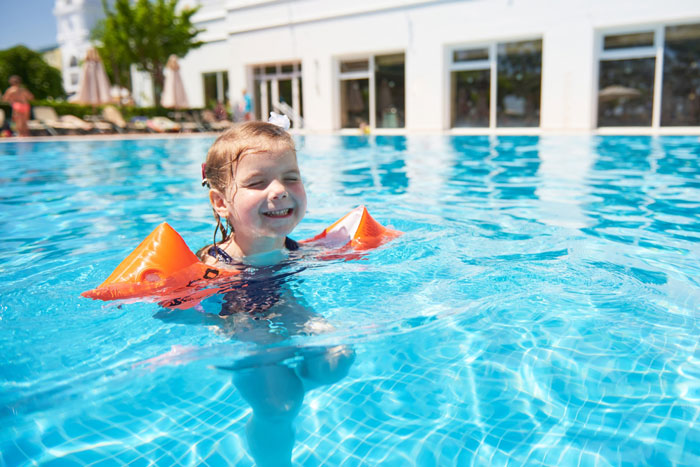 “Send Her A Bill”: Karen Wants Discount For Pool Being Closed Despite Her Kid Going Number Two In It
